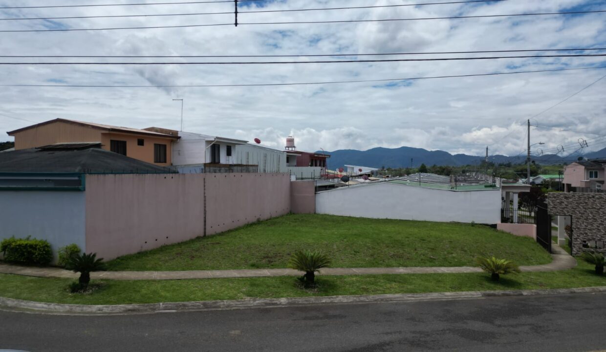 WhatsApp Image 2025-05-04 at 19.32.33 (1)
